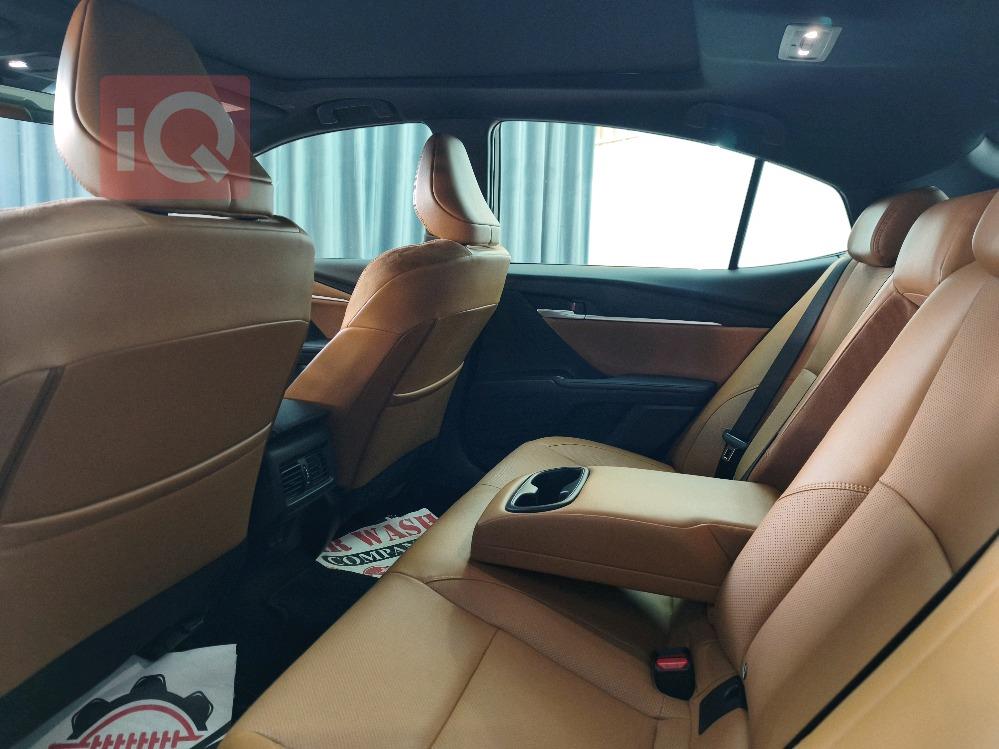 تۆیۆتا کامری